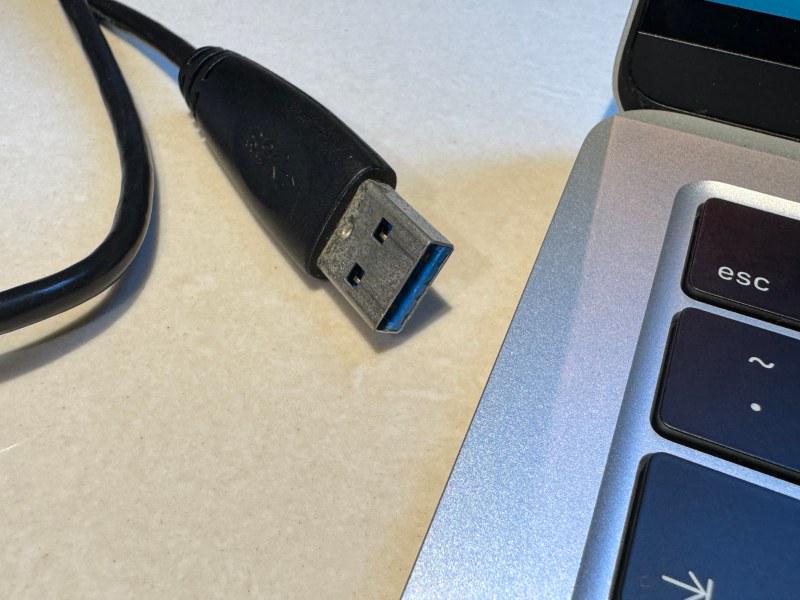 清理 USB 連接埠
