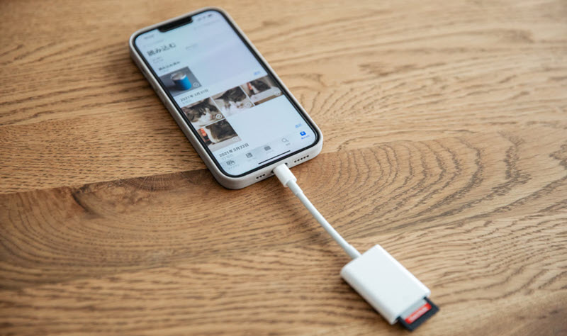 相機記憶卡連接至 iPhone